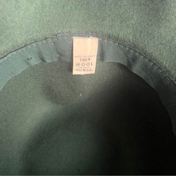 Elegant Green 100% Wool Hat with Satin Ribbon Made in Italy